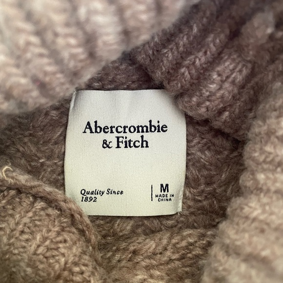 Abercrombie and Fitch ultra cozy thick turtleneck sweater light brown - Picture 3 of 3